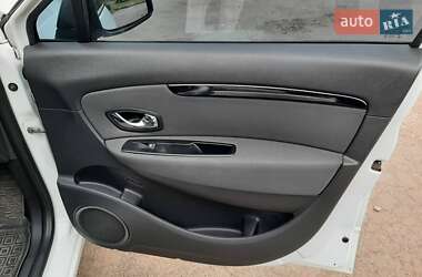 Мінівен Renault Scenic 2015 в 