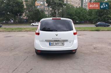 Мінівен Renault Scenic 2015 в 