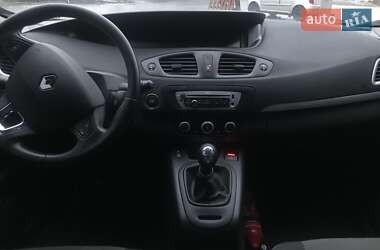Минивэн Renault Scenic 2014 в 
