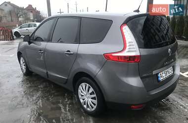 Минивэн Renault Scenic 2014 в 