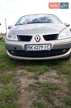 Минивэн Renault Scenic 2009 в 