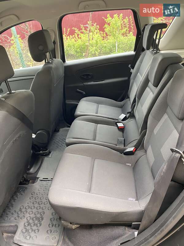 Минивэн Renault Scenic 2009 в Александрие