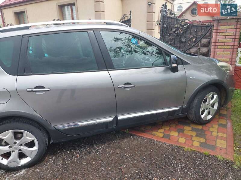 Минивэн Renault Scenic 2013 в Дубно