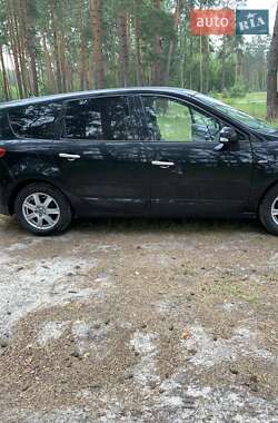 Минивэн Renault Scenic 2011 в 