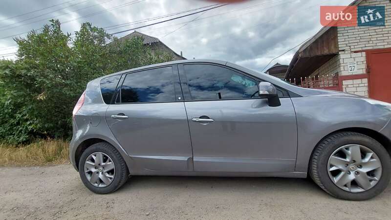 Мінівен Renault Scenic 2011 в Могилів-Подільському