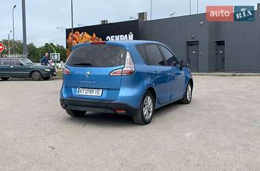 Минивэн Renault Scenic 2012 в 