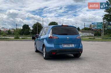 Минивэн Renault Scenic 2012 в 
