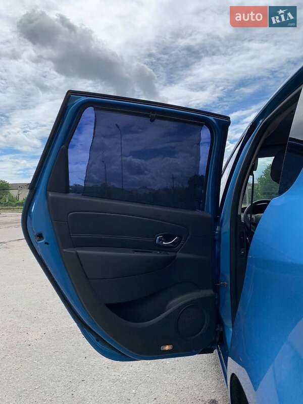Минивэн Renault Scenic 2012 в Ивано-Франковске