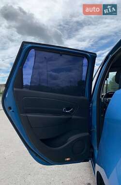Минивэн Renault Scenic 2012 в 