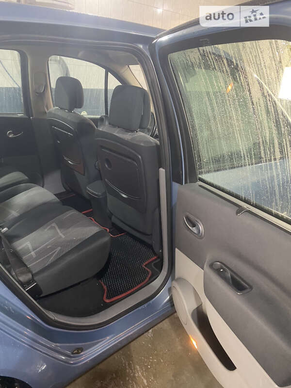 Минивэн Renault Scenic 2004 в Черновцах
