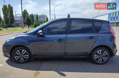 Минивэн Renault Scenic 2009 в 