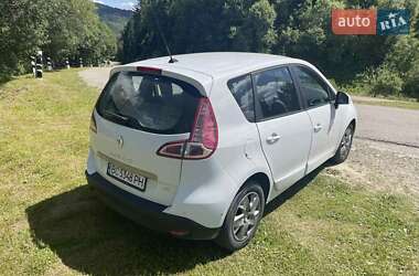 Минивэн Renault Scenic 2011 в 