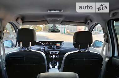 Минивэн Renault Scenic 2015 в 