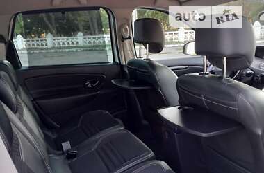 Минивэн Renault Scenic 2015 в 