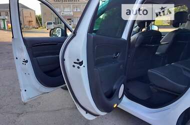 Минивэн Renault Scenic 2015 в 