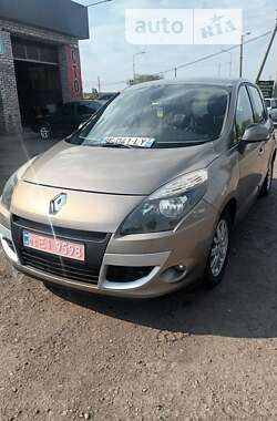 Минивэн Renault Scenic 2010 в Чугуеве