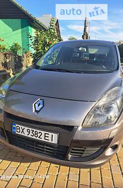 Минивэн Renault Scenic 2011 в Волочиске