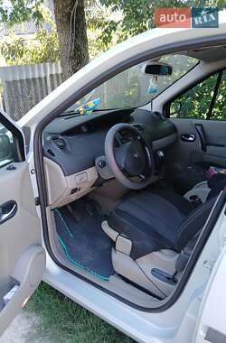 Минивэн Renault Scenic 2003 в 