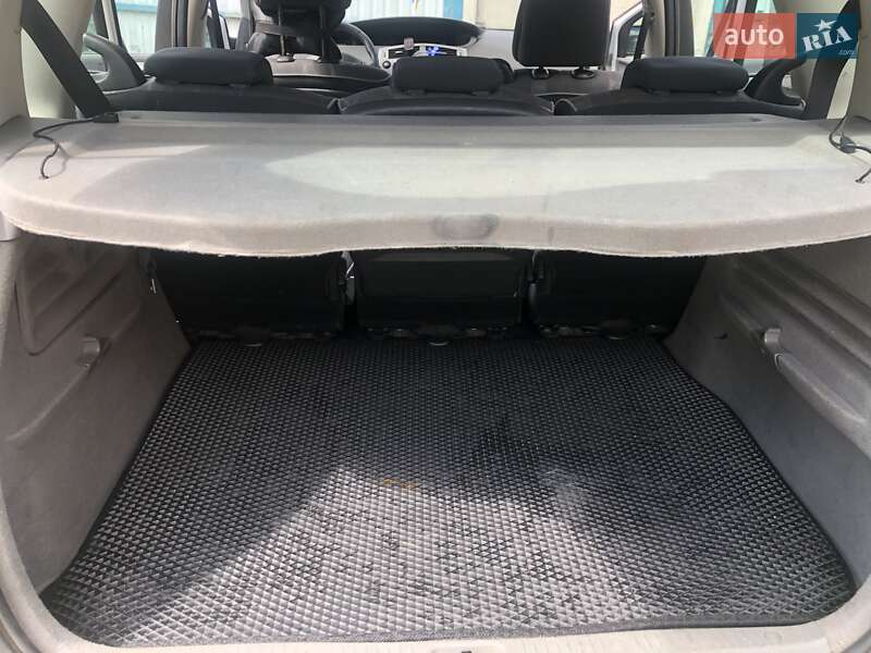 Минивэн Renault Scenic 2004 в Борисполе