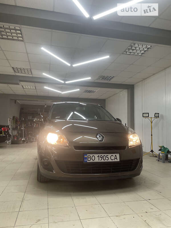Минивэн Renault Scenic 2010 в Чорткове