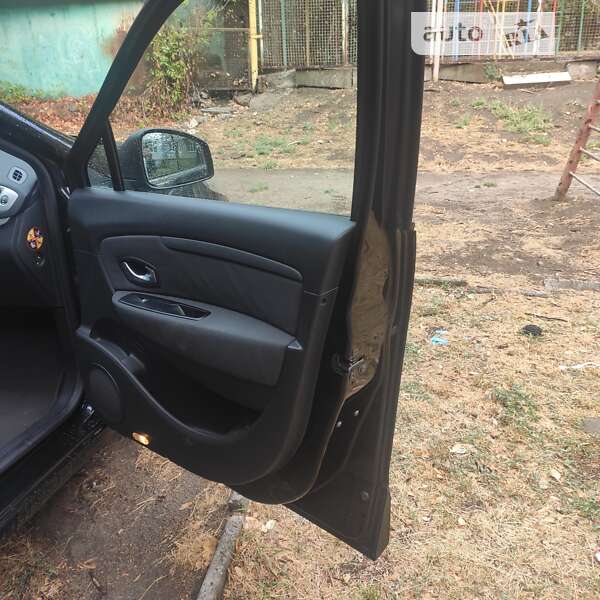 Минивэн Renault Scenic 2010 в Запорожье