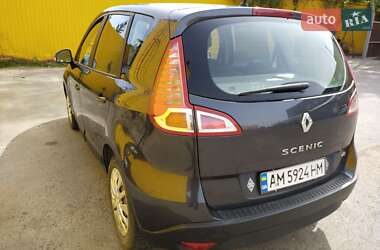 Минивэн Renault Scenic 2010 в 