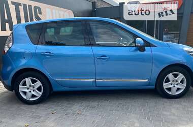 Минивэн Renault Scenic 2015 в 