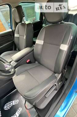 Минивэн Renault Scenic 2015 в 