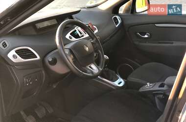 Минивэн Renault Scenic 2009 в 