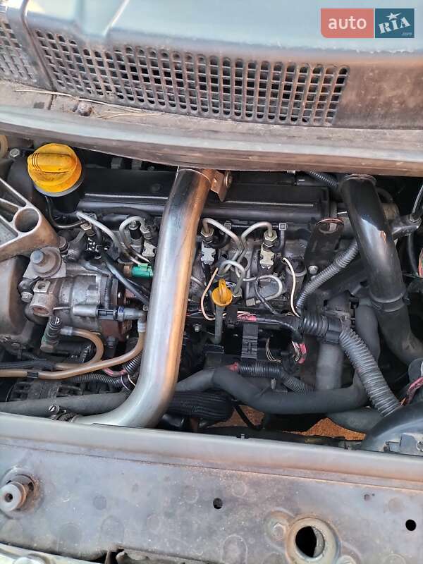 Мінівен Renault Scenic 2004 в Костопілі