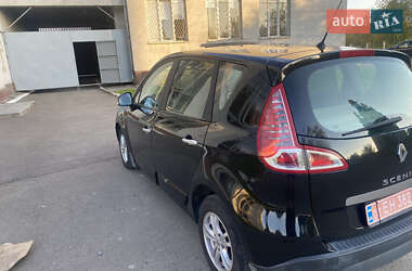 Минивэн Renault Scenic 2011 в 