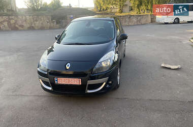 Минивэн Renault Scenic 2011 в 