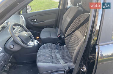Минивэн Renault Scenic 2011 в 