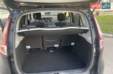 Минивэн Renault Scenic 2011 в 