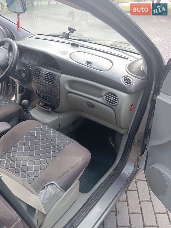 Минивэн Renault Scenic 2001 в Дрогобыче фото 12 Минивэн Renault Scenic 2001 в Дрогобыче