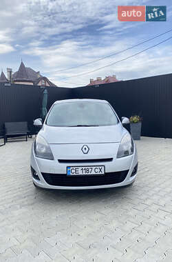 Минивэн Renault Scenic 2010 в 
