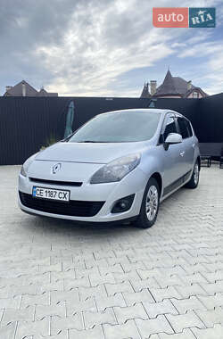 Минивэн Renault Scenic 2010 в 