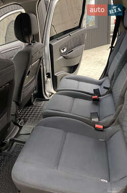Минивэн Renault Scenic 2010 в 