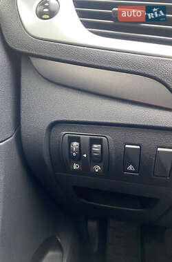 Минивэн Renault Scenic 2010 в 