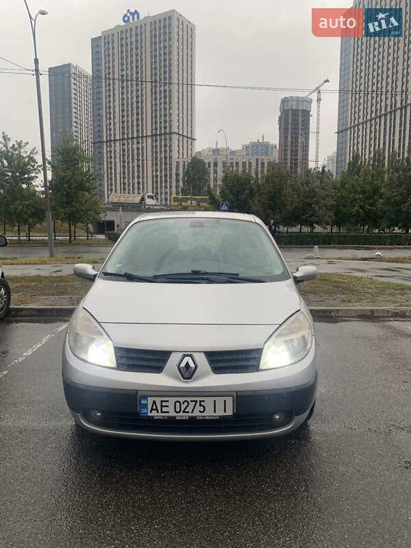 Минивэн Renault Scenic 2005 в Киеве