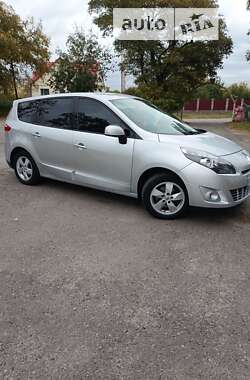 Мінівен Renault Scenic 2010 в Гадячі