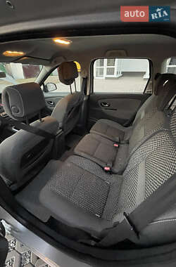 Минивэн Renault Scenic 2011 в 