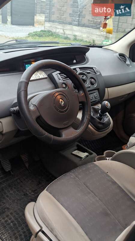 Минивэн Renault Scenic 2005 в Ровно
