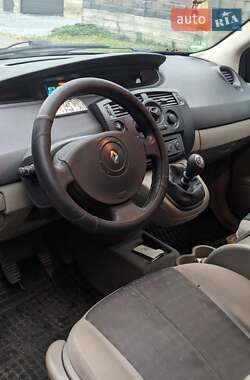 Минивэн Renault Scenic 2005 в 