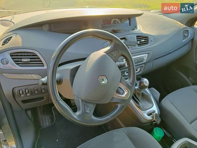 Минивэн Renault Scenic 2015 в Верхнеднепровске фото 14 Минивэн Renault Scenic 2015 в Верхнеднепровске