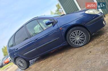 Мінівен Renault Scenic 2002 в Чернівцях