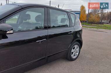 Минивэн Renault Scenic 2011 в 