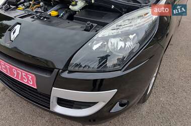Минивэн Renault Scenic 2011 в 