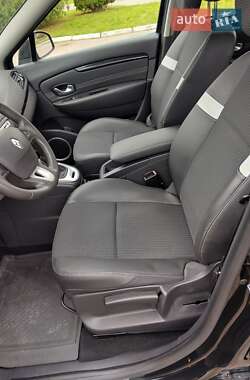 Минивэн Renault Scenic 2011 в 