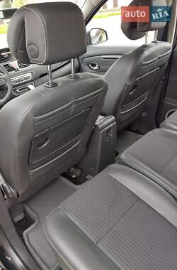 Минивэн Renault Scenic 2011 в 